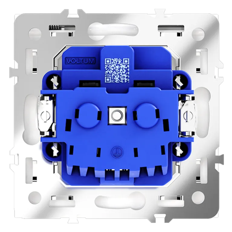 Розетка с защитными шторками и крышкой Voltum S70 VLS040303