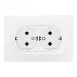 Розетка двойная с/з и шторками Arte Milano SET06-double-40-2 white