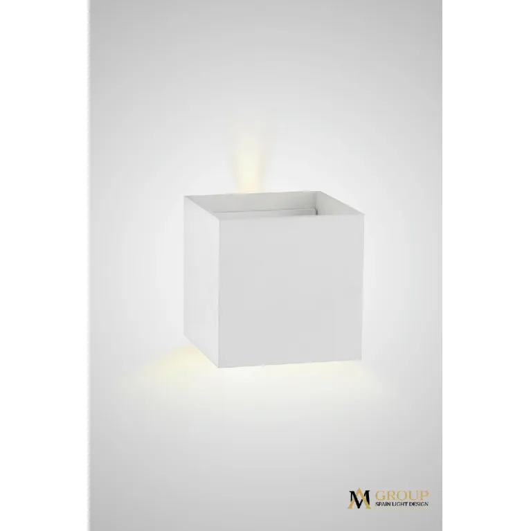 Настенный светильник AM Group AM111-WH