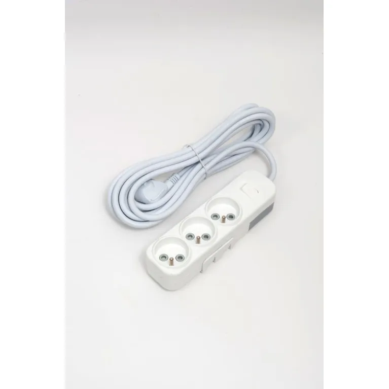 Удлинитель 3вх с защитными шторками с включателем UPS ELBI Myra 527-010205-325