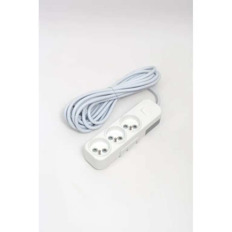 Удлинитель 3вх с защитными шторками с включателем UPS ELBI Myra 527-010205-315