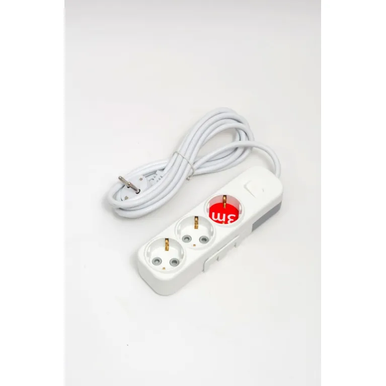 Удлинитель с/з 3вх с защитными шторками с включателем ELBI Myra 527-010203-312