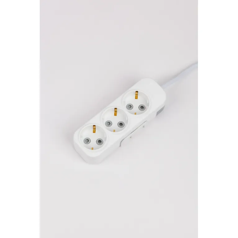 Удлинитель с/з 3вх с защитными шторками ELBI Myra 527-010202-311