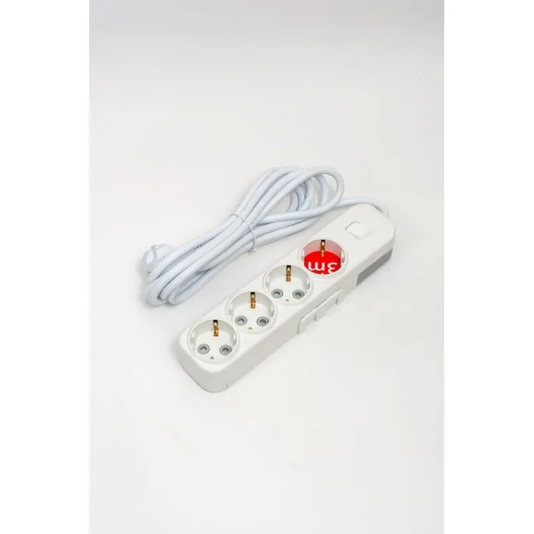 Удлинитель с/з 4вх с защитными шторками с включателем ELBI Myra 527-010203-422
