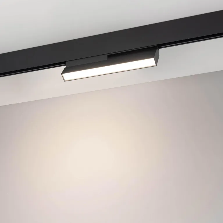 Трековый светодиодный светильник для магнитного шинопровода Arlight Mag-Orient-Flat-Fold-S230-12W Da