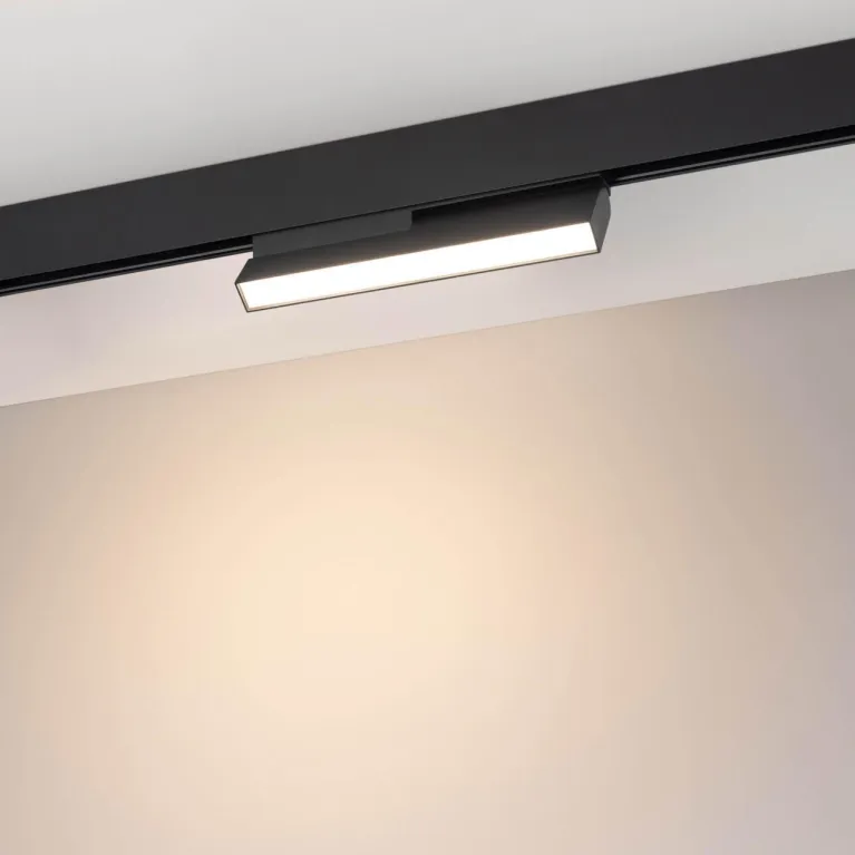 Трековый светодиодный светильник для магнитного шинопровода Arlight MAG-ORIENT-FLAT-FOLD-S230-12W Wa