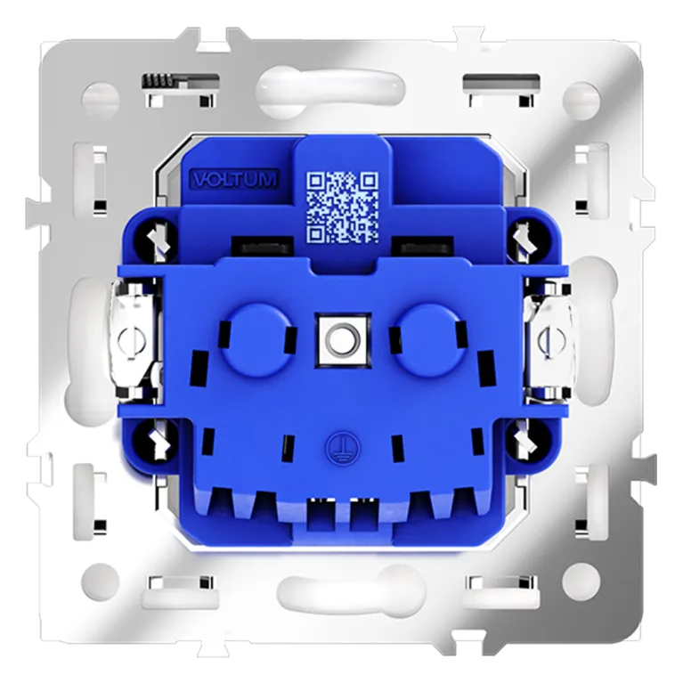 Розетка с защитными шторками и крышкой Voltum S70 VLS040301